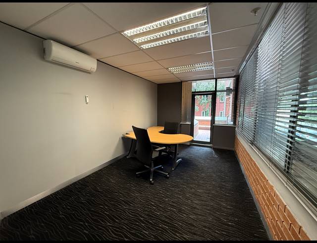 688M² OFFICE TO LET IN PARKTOWN